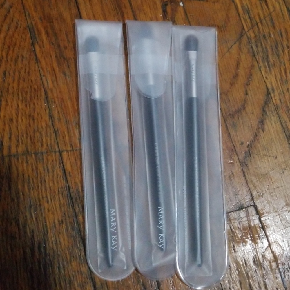 Mary Kay Cream Eye Color/ Concealer brush